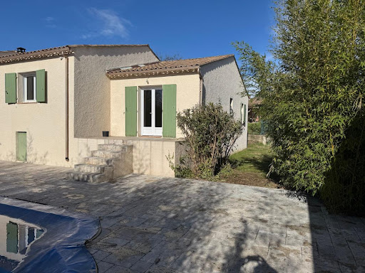 Maison avec piscine et terrasse 2