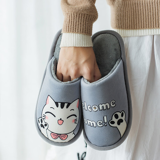 Title 4, Cute indoor plush cotton slippers, soft and com...