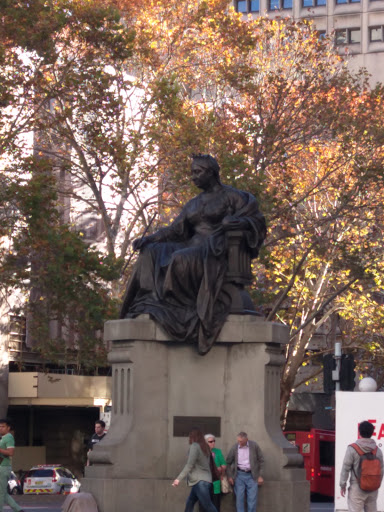 Queen Victoria Statue