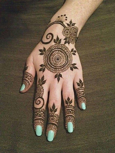Gol Tikki Mehndi Designs 2018