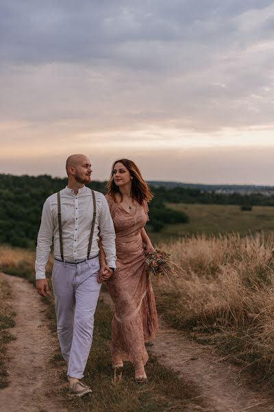 Fotógrafo de casamento Dar Ya Vorobyova (photo-voda). Foto de 13 de abril 2021