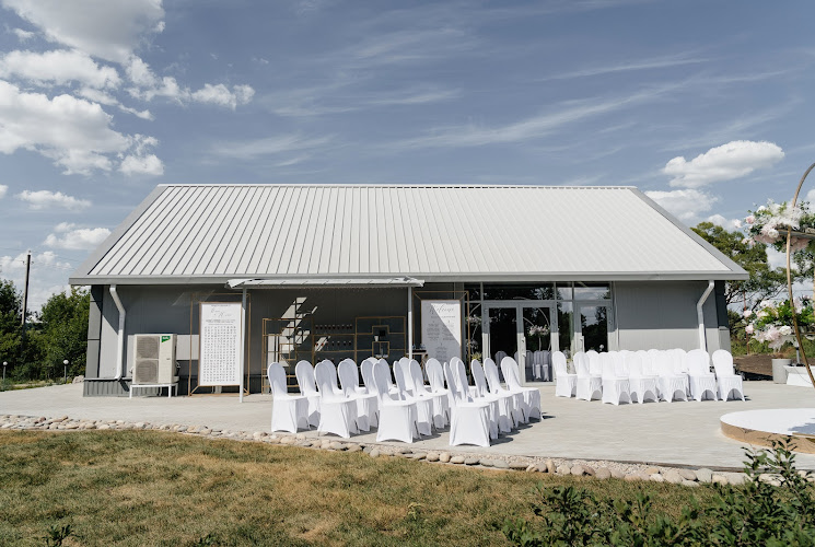 WHITE WEDDING