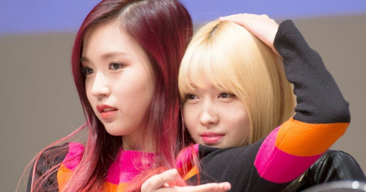 9 Times Mina and Momo Proved They Have A Special Relationship.