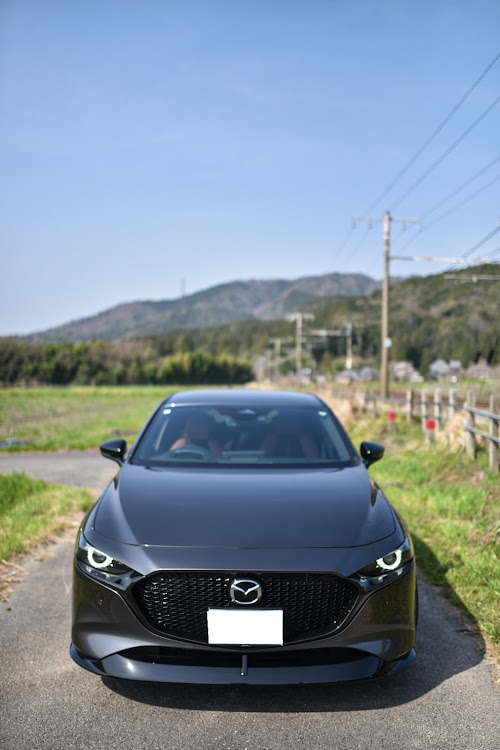 MAZDA3の一眼レフ・Mazda3・MAZDA・春ですねに関するカスタム事例の投稿画像1枚目