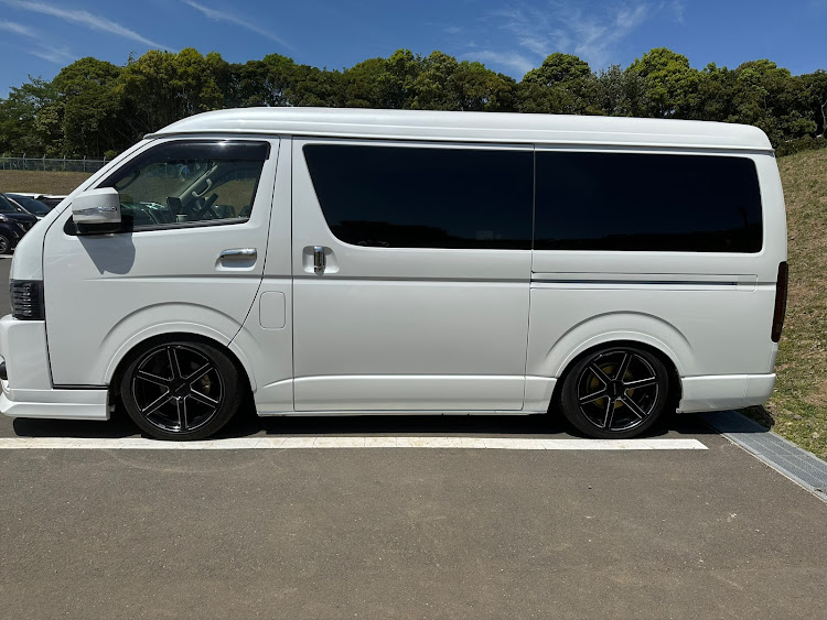ハイエースワゴンのGWの思い出・車高調整に関するカスタム事例の投稿画像2枚目
