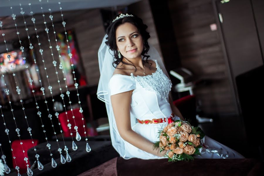 Wedding photographer Gosha Nuraliev (lider). Photo of 27 February 2014