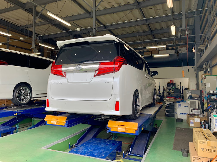 アルファードのWORK ZEAST・インセット変更・梅雨の晴れ間・いらっしゃいませ ♪・愛車カスタムエピソードに関するカスタム事例の投稿画像4枚目