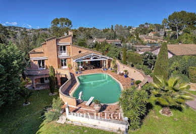 Villa with pool and terrace 8