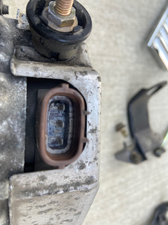 エスティマのネオクラシック・TCR21W-G・TCR20W・今度はミドリ号・オルタネーター死亡しました。に関するカスタム事例の投稿画像3枚目