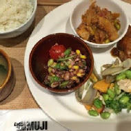 Cafe & Meal MUJI