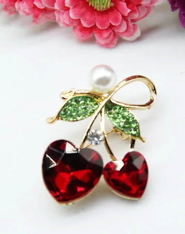 Red glass peach heart love brooch. - 3