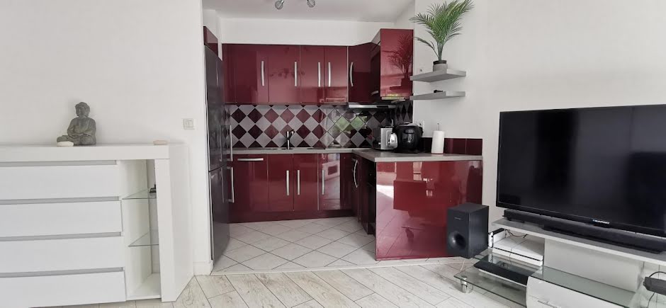 Vente appartement 2 pièces 45 m² à Combs-la-Ville (77380), 164 000 €