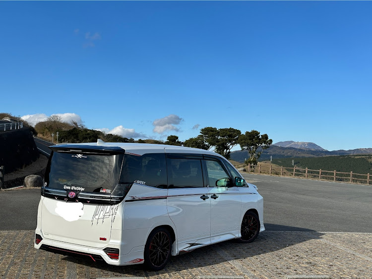 ヴォクシーの伊豆半島ドライブ・伊豆スカイライン・初島コラボ・大島コラボ・海と愛車に関するカスタム事例の投稿画像5枚目