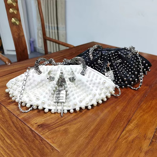 Title 5, Womens Fashion Pearl Cloud Dinner Bag, a styli...