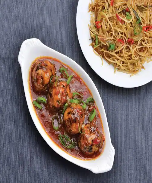 Veg Noodles With Veg Manchurian Gravy