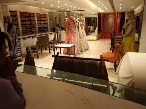 BEST DESIGNER BOUTIQUES IN MUMBAI Aari, 