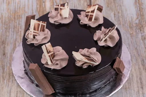 Kit Kat Chocolate Cake