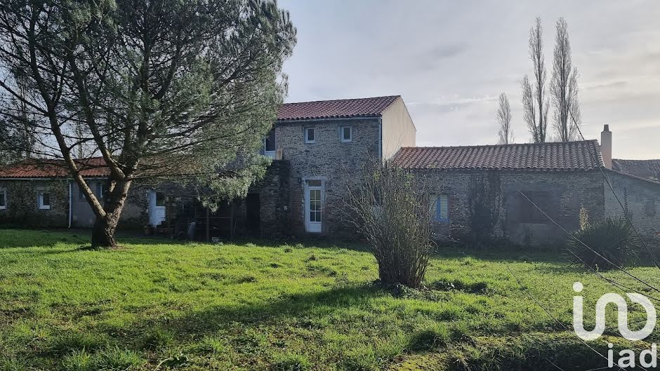 Vente maison 8 pièces 220 m² à Apremont (85220), 434 700 €