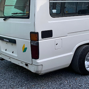 ハイエースバン YH71V