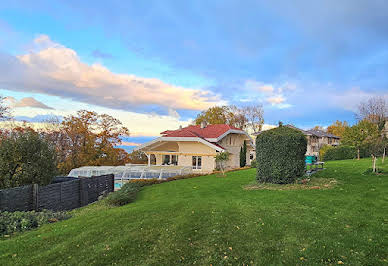 Maison avec piscine et terrasse 16