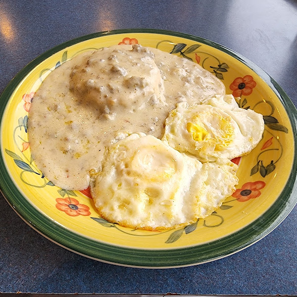 Biscuit & gravy & 2 free range eggs