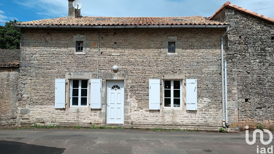 Vente maison 5 pièces 141 m² à Sainte-Soline (79120), 99 000 €