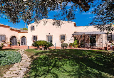 Villa with garden and terrace 2