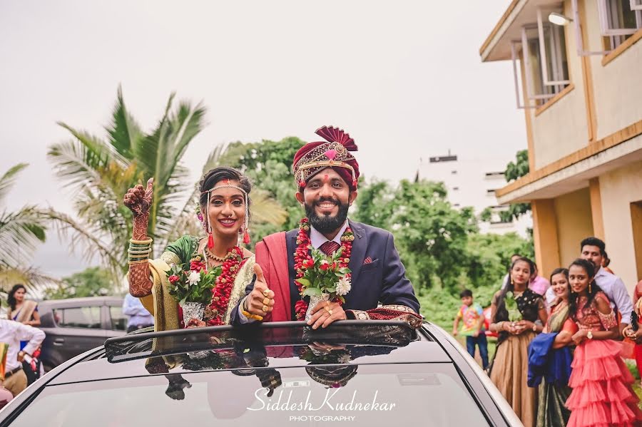 Fotógrafo de bodas Siddesh Kudnekar (cameyegoa). Foto del 10 de diciembre 2020