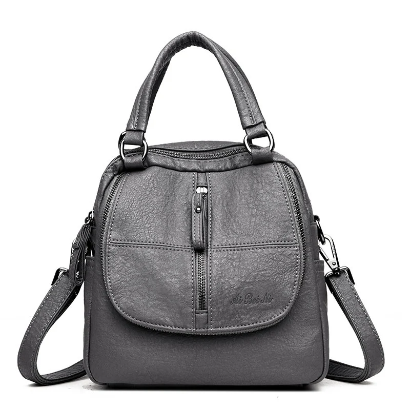Zachte leren diagonale schoudertas, perfect om je essentials mee te nemen met comfort en stijl. Een praktische en modieuze keuze.