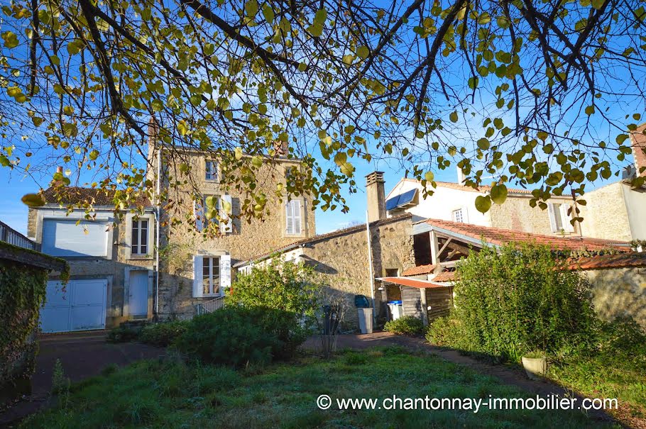 Vente maison 7 pièces 164 m² à Chantonnay (85110), 279 500 €