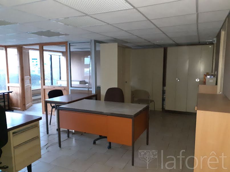 Vente locaux professionnels  90 m² à Saint-Flour (15100), 90 000 €