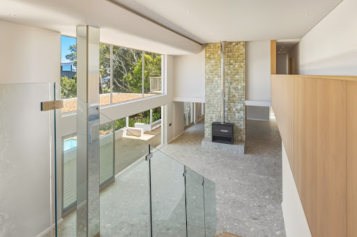 Maison contemporaine avec piscine et jardin 4