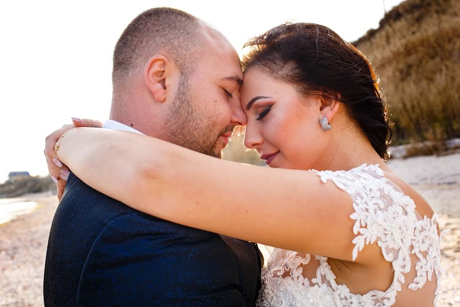 Fotografo di matrimoni Magdalena Gheonea (magdagheonea). Foto del 11 maggio 2019