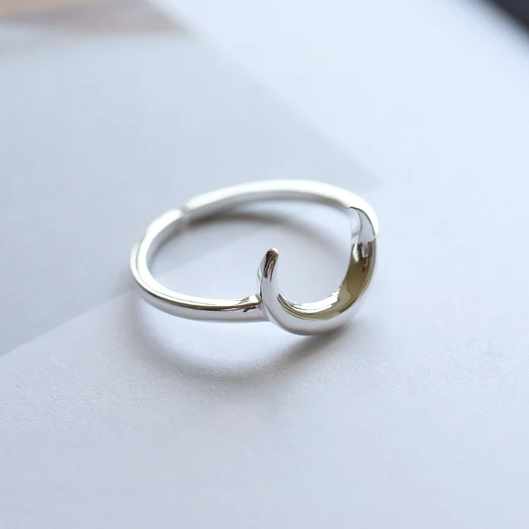 Bague en argent S925 simple et artistique pour femme Bijou féminin élégant et abordable Design minimaliste idéal pour un usage quotidien