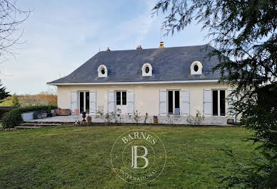 House with garden and terrace 19