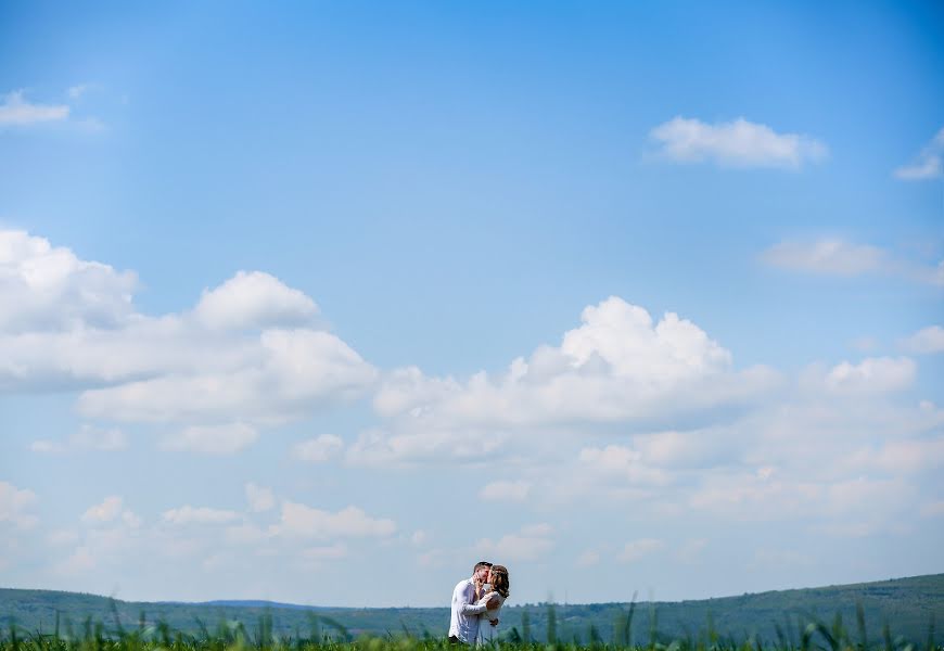 結婚式の写真家Valeriu Ostap (valeriuostap)。2018 2月14日の写真