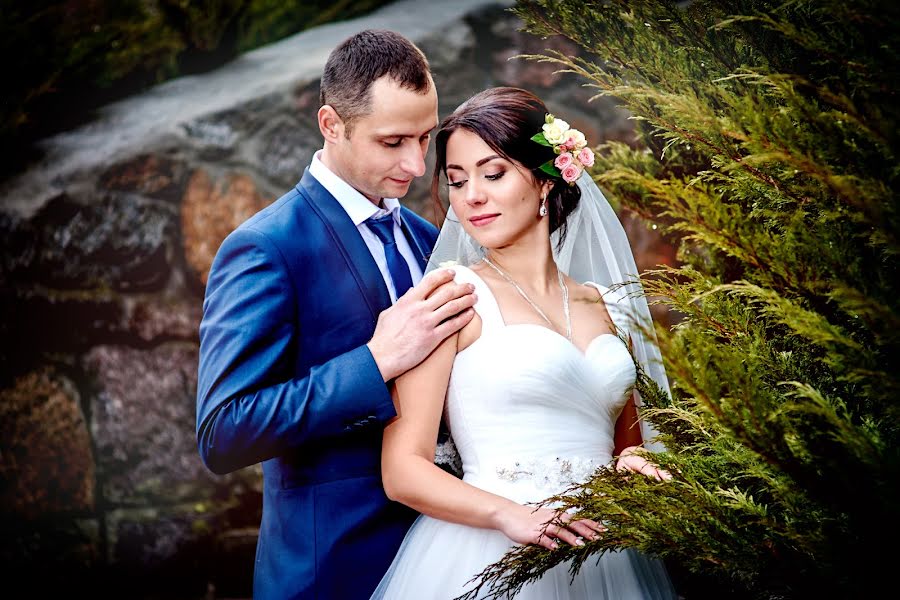 Fotógrafo de casamento Roman Godovanyuk (godra). Foto de 30 de janeiro 2016