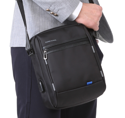 Heren Schoudertas met USB Opladen 10 Inch Business Messenger Bag Perfect voor Werk en Reizen Stijlvol en Functioneel Ontwerp