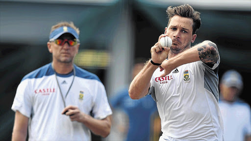 KNUCKLE DOWN: South Africa bowling coach Alan Donald, left, watches Dale Steyn deliver a ball during a training session at the Sydney Cricket Ground yesterday ahead of the Cricket World Cup quarterfinal match against Sri Lanka tomorrow morning