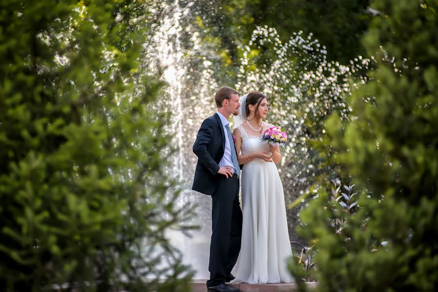結婚式の写真家Vladimir Amangaliev (pavv)。2014 8月6日の写真