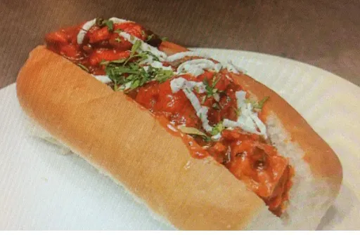 Paneer Chilly Hot Dog