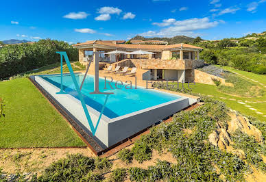 Villa avec piscine en bord de mer 2