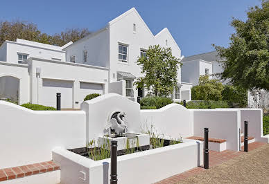 Maison avec piscine et jardin 2