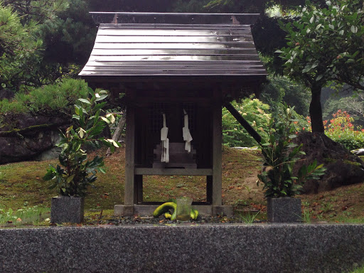 湯山柳-祠