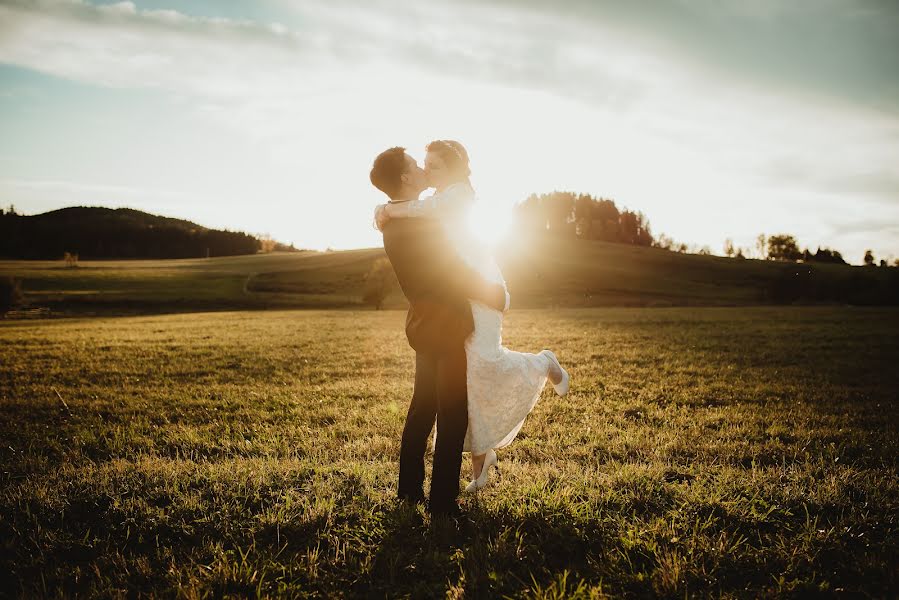 Wedding photographer Jana Hanzalová (hanzalovafoto). Photo of 28 January 2022