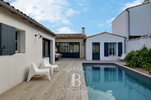 House with pool 1