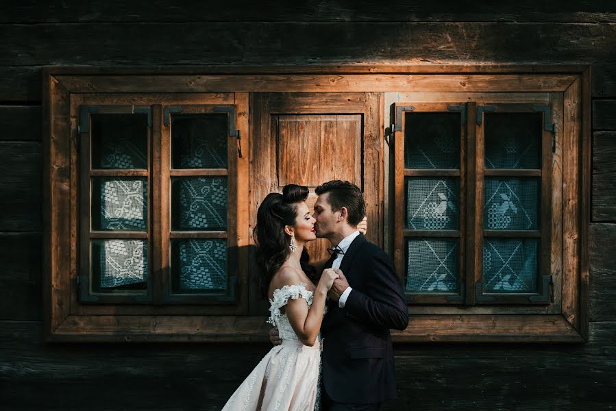 Fotografo di matrimoni Caragin Mircea (westmedia). Foto del 12 giugno 2019