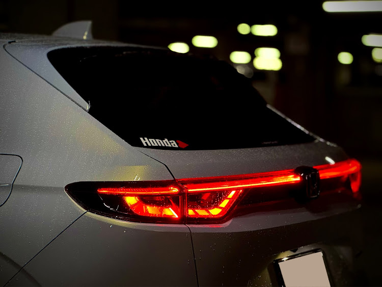 ヴェゼルのGOODGROOVE・Hondaハート・ヴェゼル乗りと繋がりたい・メリークリスマス✨🎄✨・地下駐車場は盛れるに関するカスタム事例の投稿画像2枚目