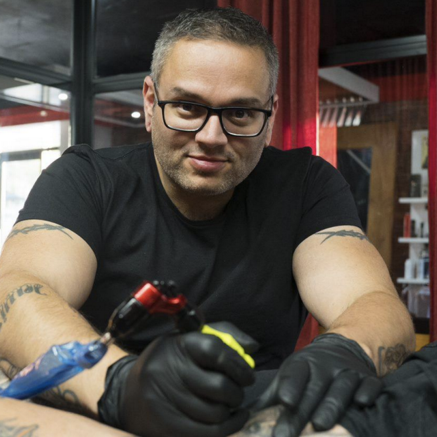Move Over Kim K Sa Tattoo Artist Lew Williams Is A Global Reality Show Star With Stigmas To Break