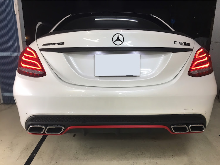 Cクラスのラッピング・AMG・c63sに関するカスタム事例の投稿画像3枚目
